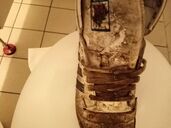 Schön zugewixxt im Baumarkt-WC.
