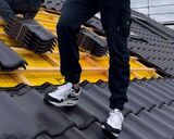 Hendrik, der Chef der Truppe in seinen neuen "Dachdecker Schuhen", er hat auch die neue ES mit den Bündchen in Test