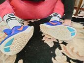 Wer mag sich diese Sohlen mal ganz aus der Nähe anschauen... ? :P