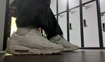 https://sneakerbase.de/image/769275-ba01904aab61b2a21360cfe1393f243f2239ea7a/?display=preview